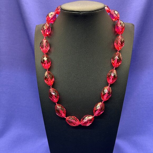 Sparkly Red Faceted Hand-Knotted Glass Bead Necklace – Christmas Accessory - Picture 6 of 13